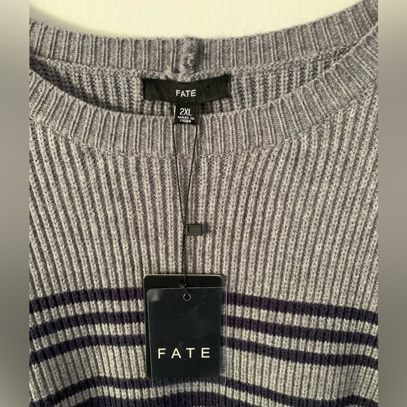 NWT Gray Knit Sweater with Black Accent Stripes Size 2XL - Picture 2 of 8